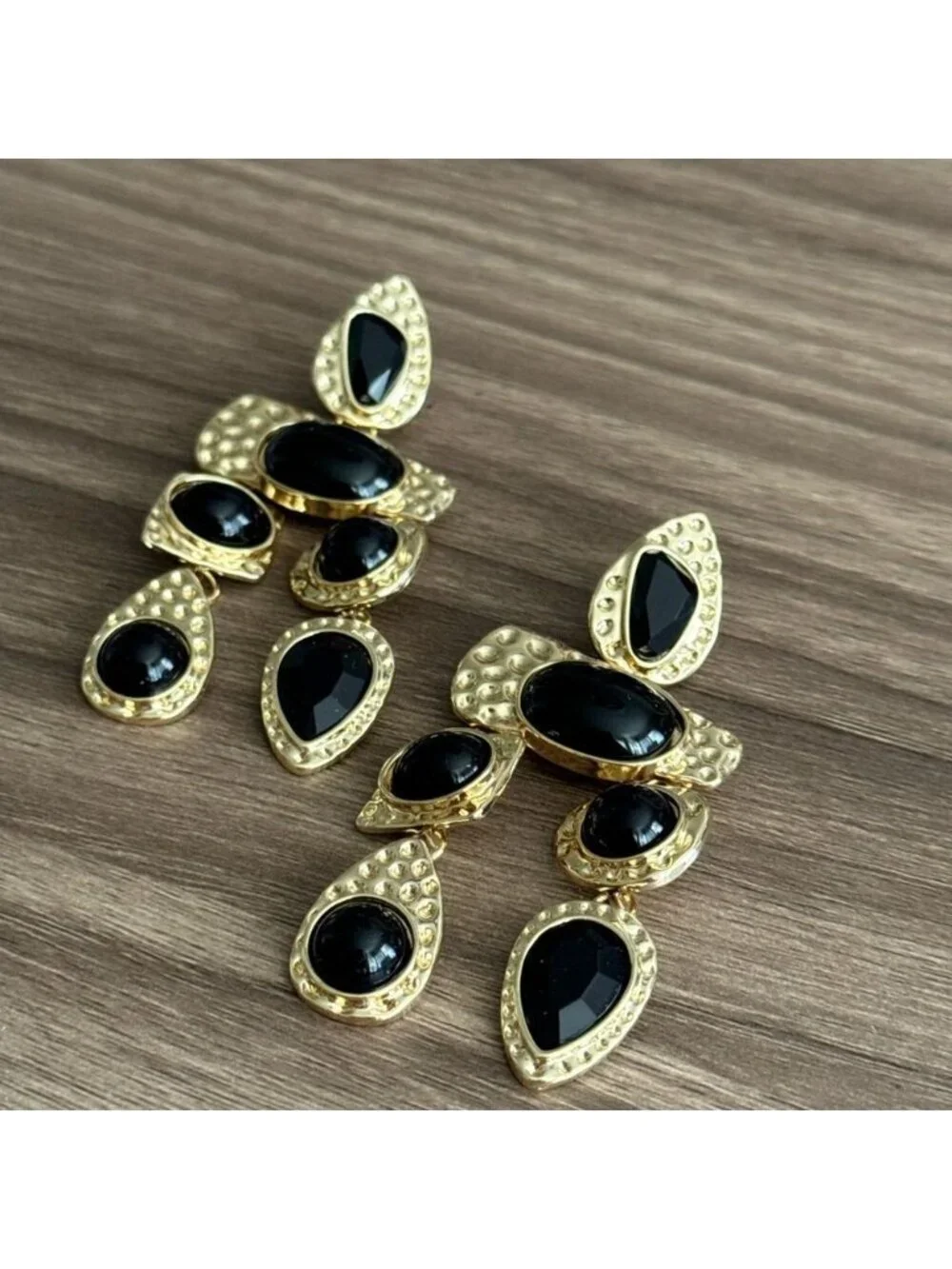 Black stone Earrings Q546